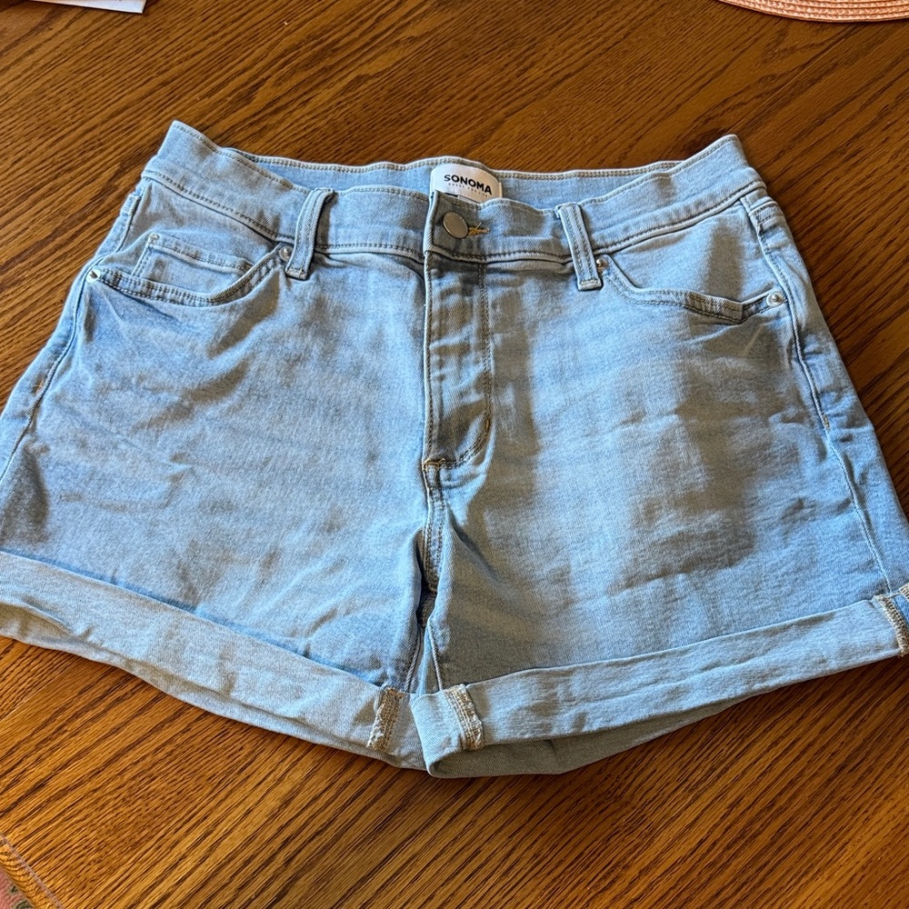 Sonoma Denim 8 petite Shorts Casual Distressed new w/o tags